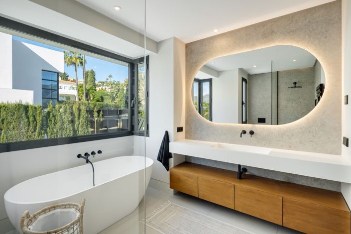 Image No.11-5 Bed Villa for sale