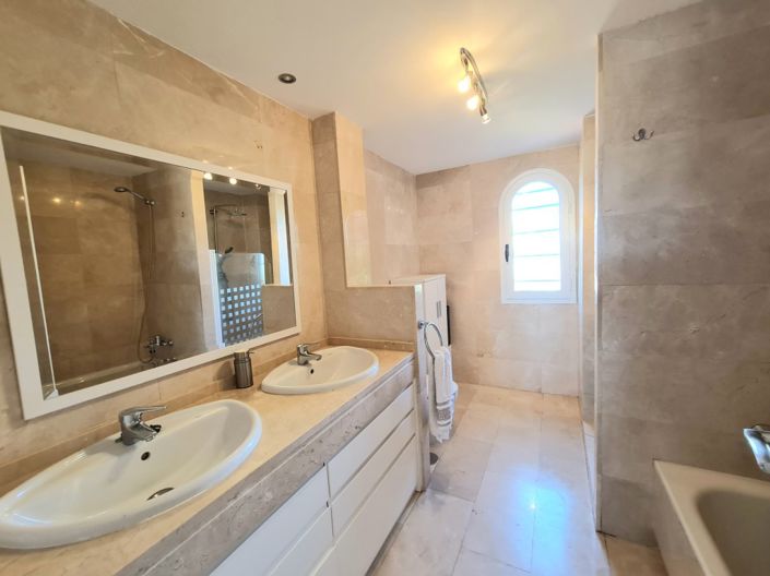 Image No.15-Appartement de 2 chambres à vendre à Estepona