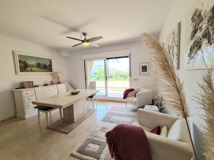 Image No.2-Appartement de 2 chambres à vendre à Estepona