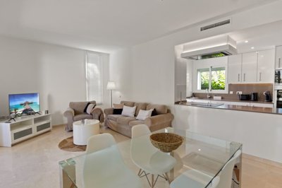 Open plan Lounge