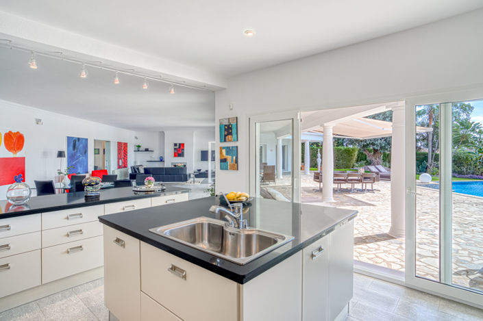 Image No.3-4 Bed Villa for sale