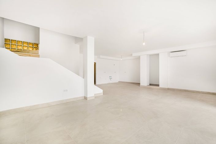 Image No.12-3 Bed Semi-Detached for sale