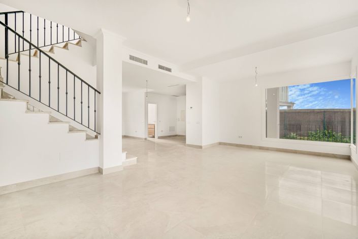 Image No.20-3 Bed Semi-Detached for sale