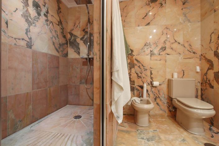 Image No.12-3 Bed Apartment for sale