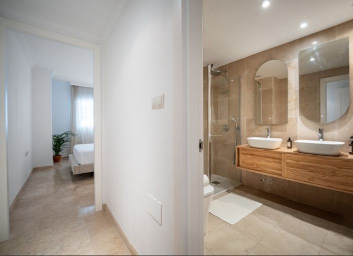 Image No.14-3 Bed Property for sale