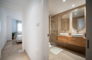 Image No.6-3 Bed Property for sale