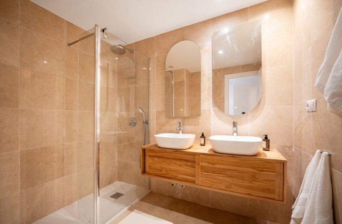 Image No.8-3 Bed Property for sale