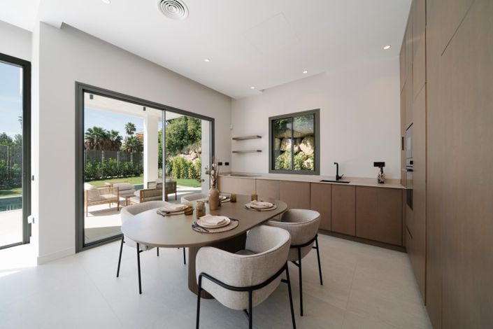 Image No.4-Villa de 4 chambres à vendre à Estepona