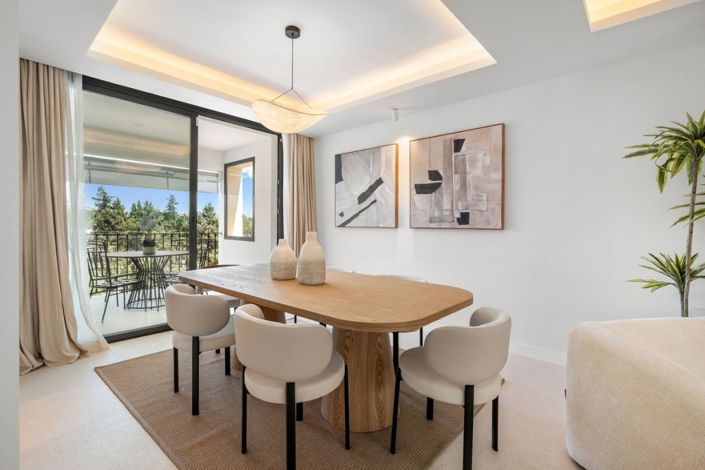 Image No.3-4 Bed Townhouse for sale