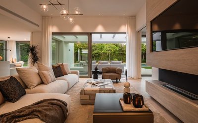 25 - Living room night