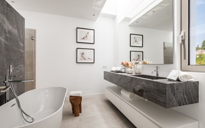 Image No.7-5 Bed Villa for sale