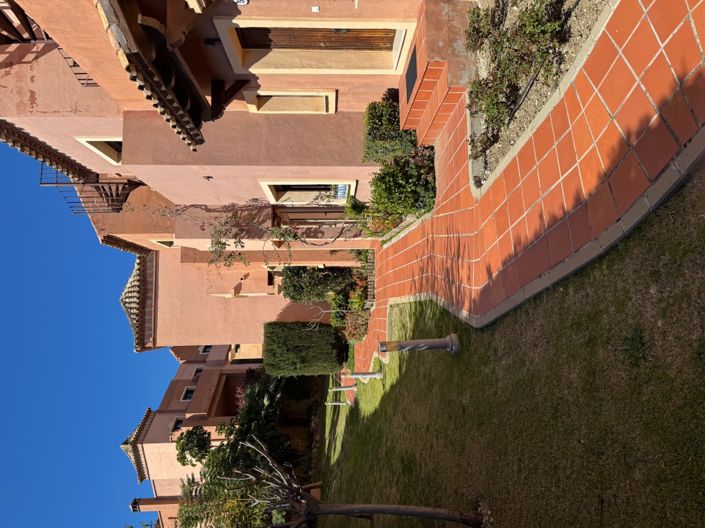 Image No.11-4 Bed Townhouse for sale