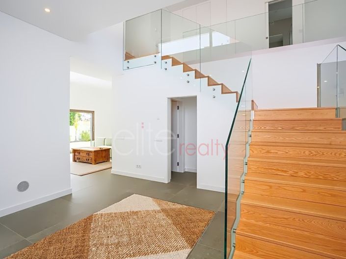 Image No.10-3 Bed House for sale