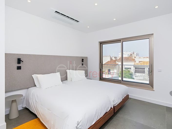 Image No.12-3 Bed House for sale