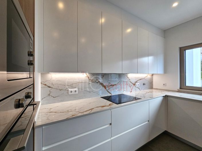 Image No.7-3 Bed House for sale