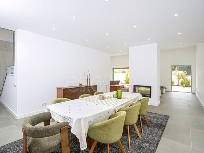 Image No.7-3 Bed House for sale