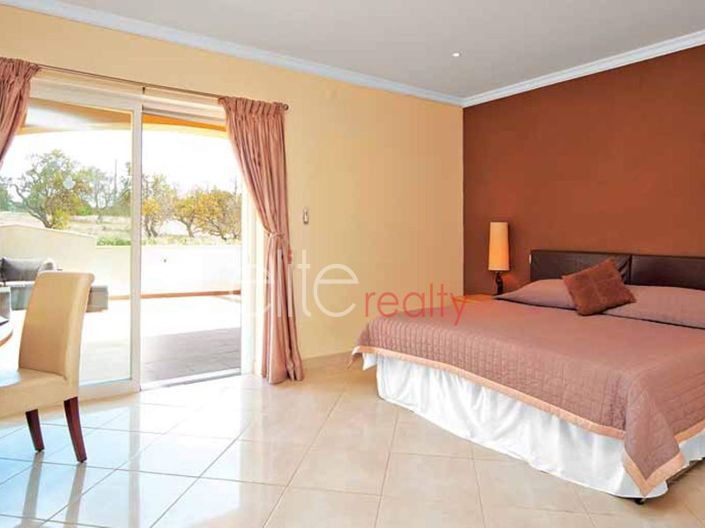 Image No.14-5 Bed House for sale