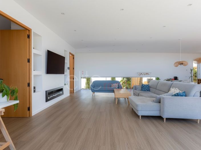 Image No.7-4 Bed House for sale