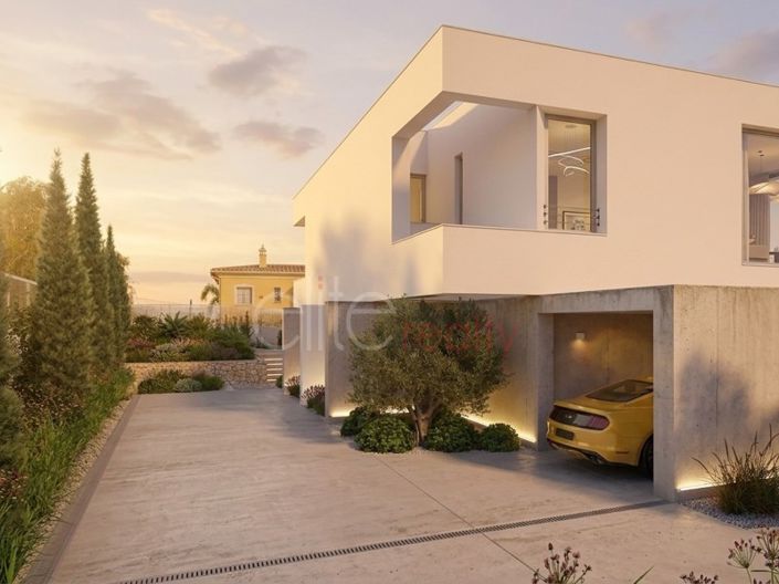 Image No.11-3 Bed House for sale