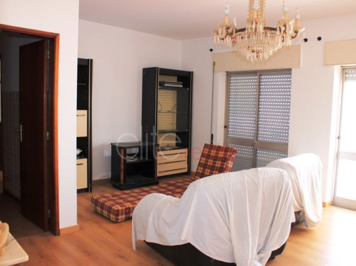 Image No.4-7 Bed House for sale