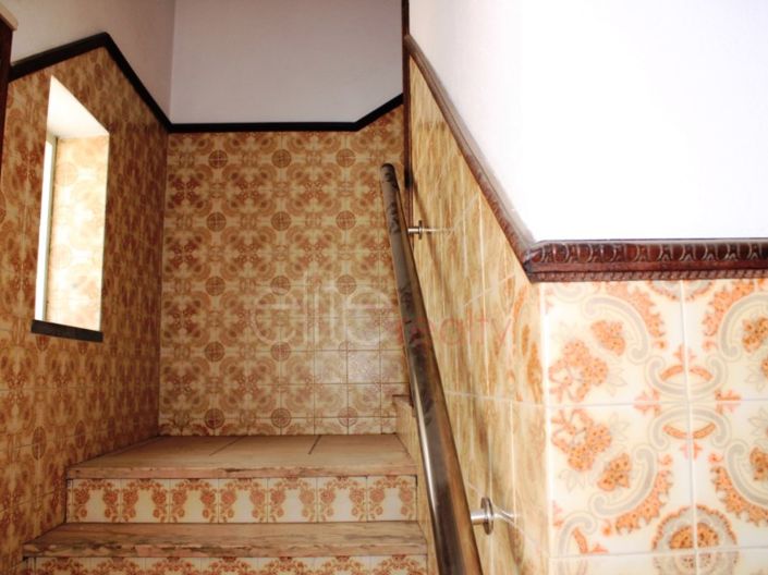 Image No.7-7 Bed House for sale