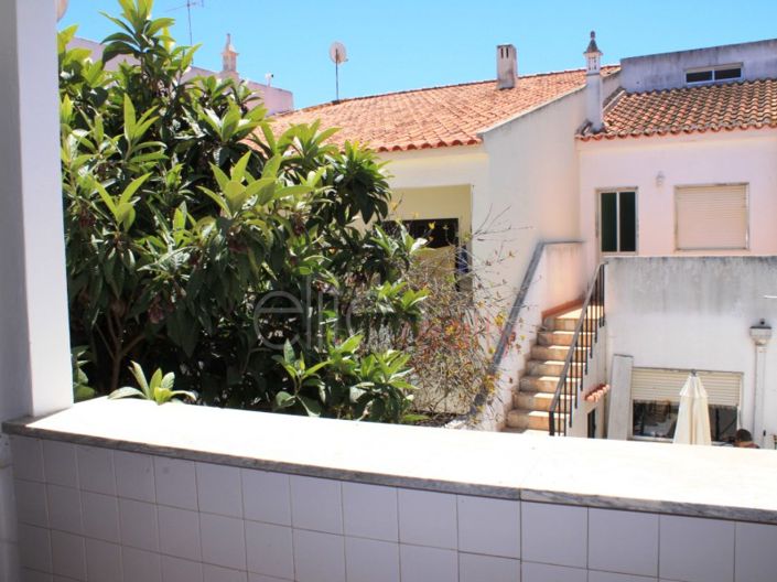 Image No.8-7 Bed House for sale