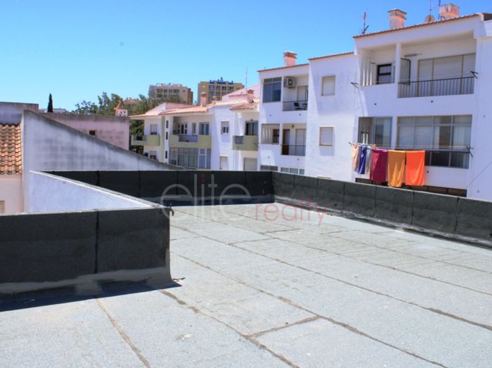 Image No.9-7 Bed House for sale