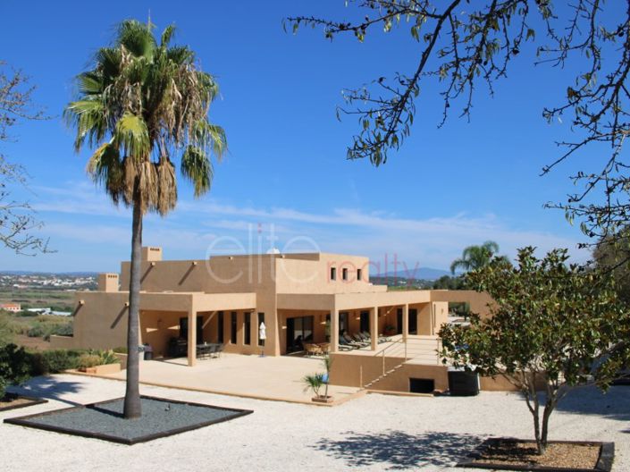Image No.1-5 Bed House for sale