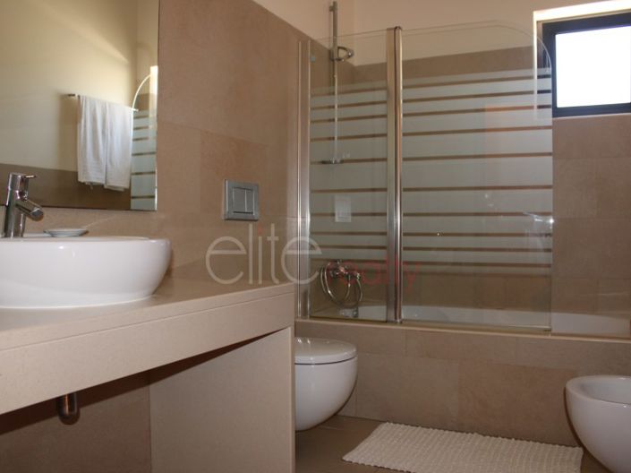 Image No.21-Maison de 5 chambres à vendre à Lagos