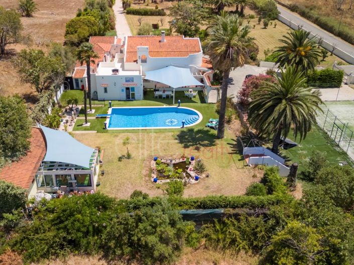 Image No.2-Maison de 5 chambres à vendre à Lagos