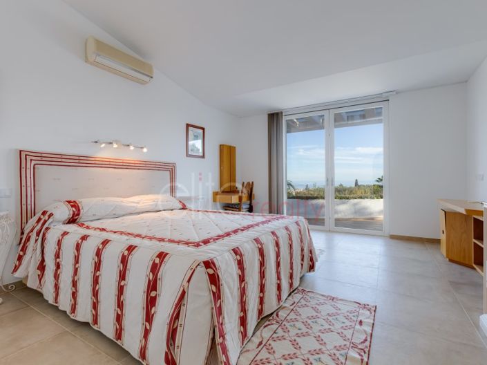 Image No.15-5 Bed House for sale