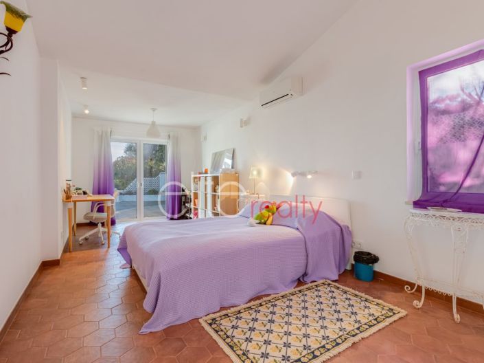 Image No.17-5 Bed House for sale