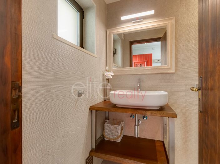 Image No.14-4 Bed House for sale