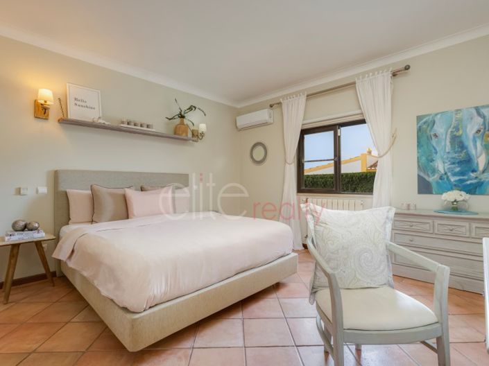 Image No.15-4 Bed House for sale