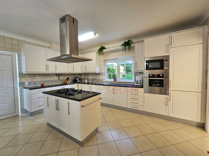 Image No.11-4 Bed House for sale