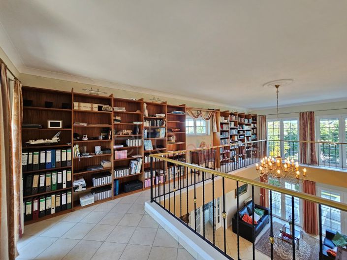 Image No.22-4 Bed House for sale