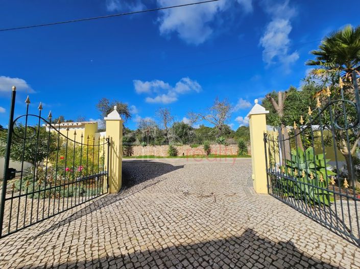 Image No.36-4 Bed House for sale