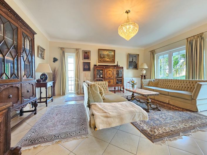 Image No.8-4 Bed House for sale