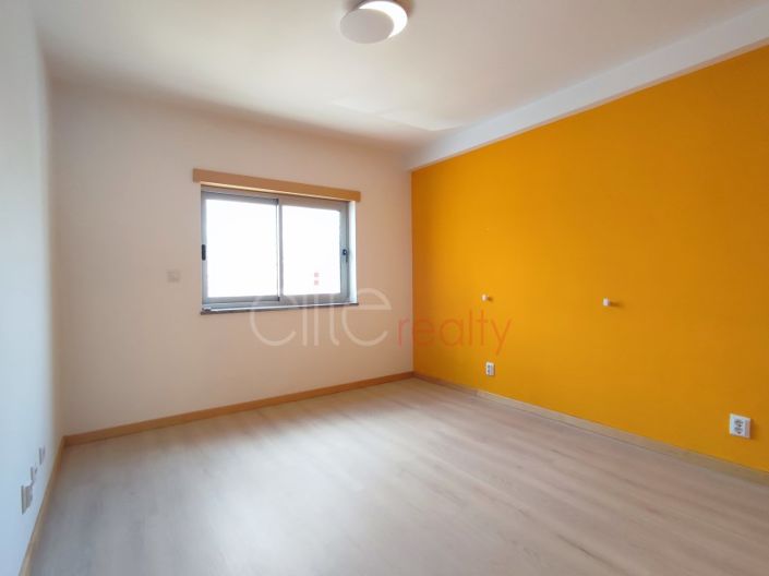 Image No.12-3 Bed Apartment for sale