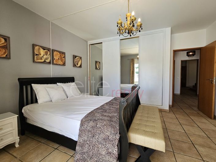 Image No.15-3 Bed House for sale