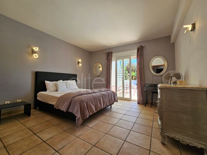 Image No.16-3 Bed House for sale