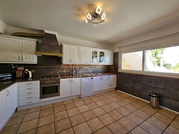 Image No.7-3 Bed House for sale