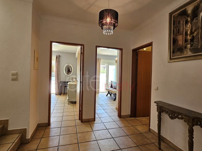 Image No.9-3 Bed House for sale