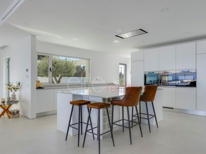 Image No.11-4 Bed House for sale