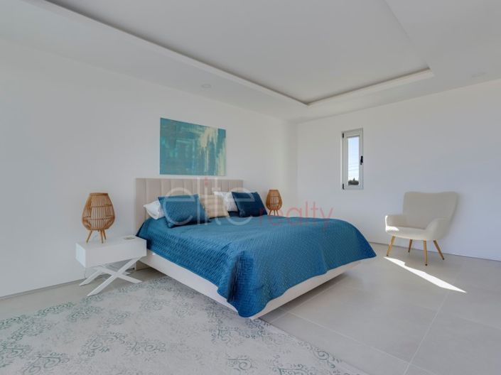 Image No.14-4 Bed House for sale