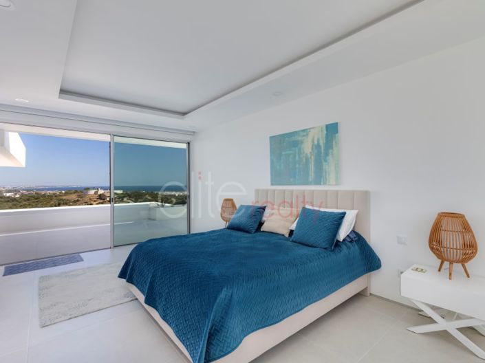 Image No.16-4 Bed House for sale