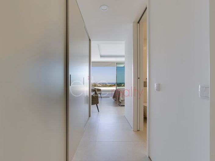 Image No.20-4 Bed House for sale