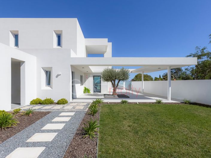 Image No.3-4 Bed House for sale