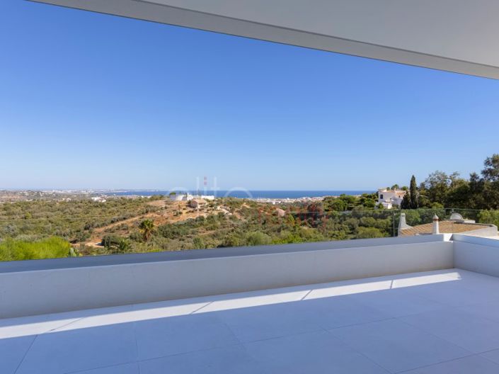 Image No.30-4 Bed House for sale