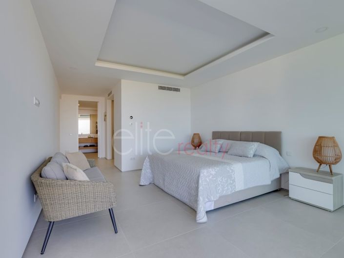 Image No.33-4 Bed House for sale